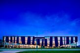 Bekkering Adams Architecten - Schuurman - nachtfoto vooraanzicht